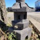 Lanterne japonaise en pierre de lave noir H50 cm (LJ-N04)