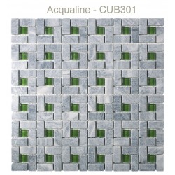 Mosaïque 30x30 en pierre grise et verre centre vert (CUB301)